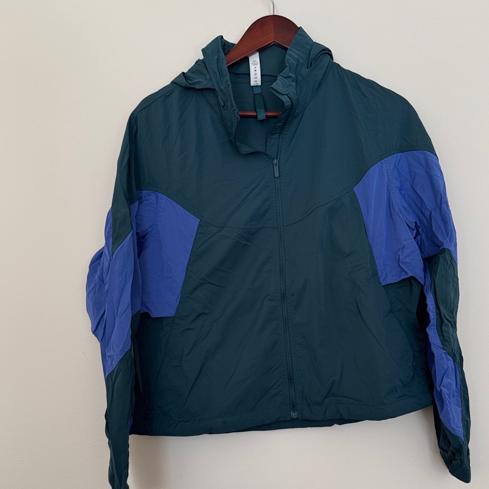Lululemon Evergreen Cropped Full Zip Hoodie
